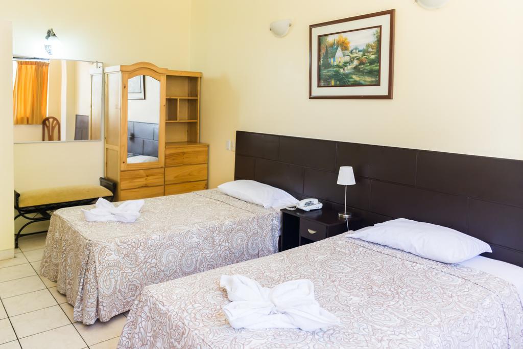 إكيتوس Hotel & Suites La Posada De Lobo المظهر الخارجي الصورة