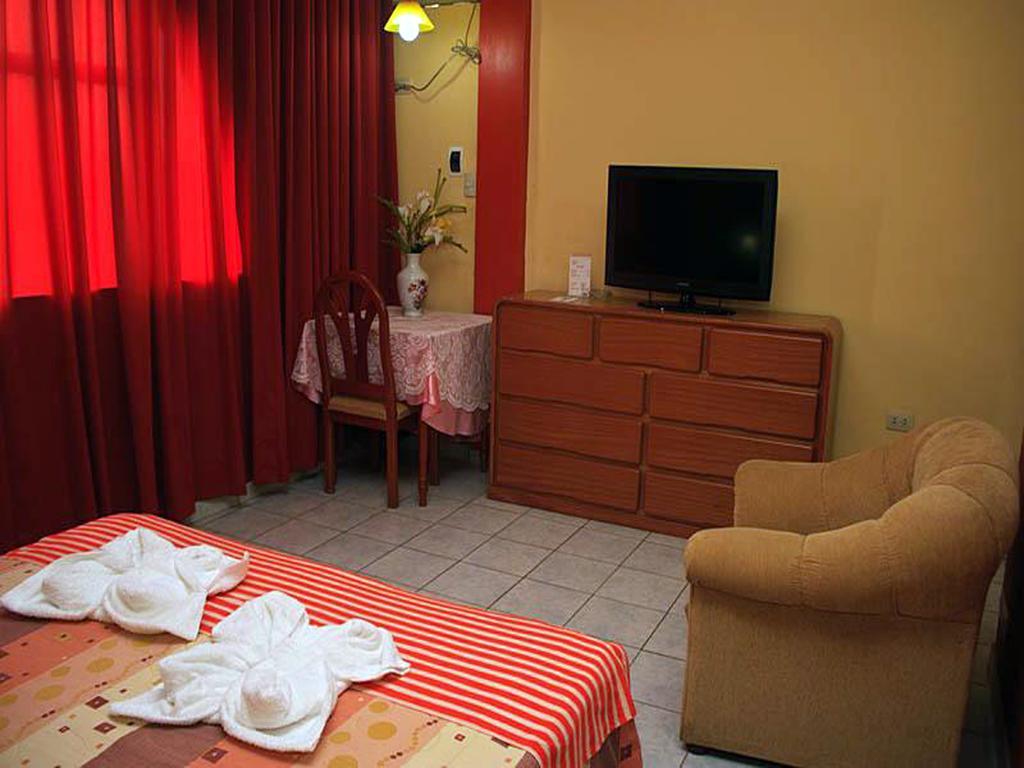 إكيتوس Hotel & Suites La Posada De Lobo الغرفة الصورة